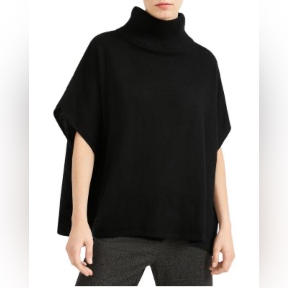 Cyrus sweater size M
